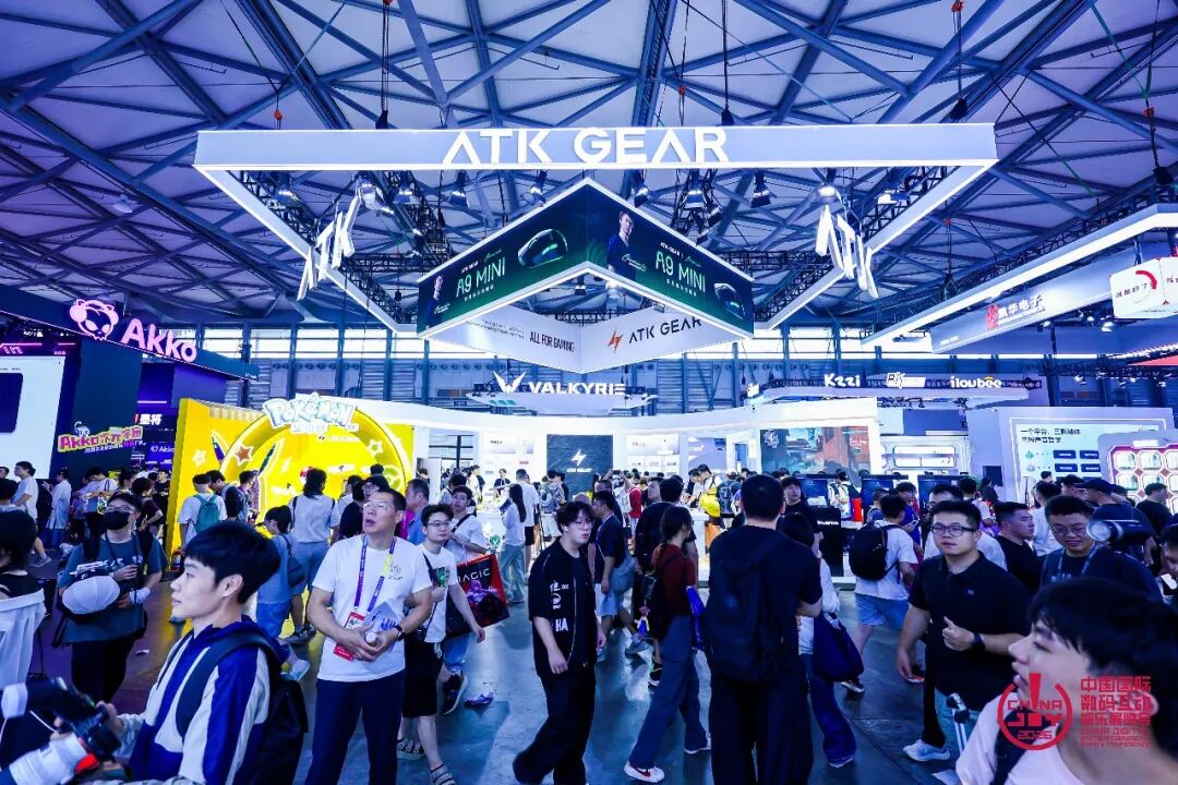 43.89万人次再创新高!第23届ChinaJoy圆满落幕:感谢有你,共赴这场“与AI同游”的盛夏之约 https://cms3.chinajoy.net/157/upload/resources/image/103572.jpg?token=Bearer eyJhbGciOiJIUzUxMiJ9.eyJpc3MiOiJlY2hpc2FuIiwic3ViIjoie1wiY2xpZW50XCI6XCJXRUJcIixcInR5cGVcIjpcIlVTRVJcIixcIm5hbWVcIjpcInVzZXIyX2FwaVwiLFwic2lnbmF0dXJlXCI6bnVsbCxcImV4cGlyZXNfaW5cIjoxODAwMDAwMH0iLCJpYXQiOjE3ODU4MzQ1ODEsImV4cCI6MTc4NTg1MjU4MX0.HoThmgOAUMt0EpWerAm8NYzl6DOy1GtDxDIOGVxXjea3HVMpGDIiP16BBotix2abTm3MiXT5hcOKdUHNC1Lp7g